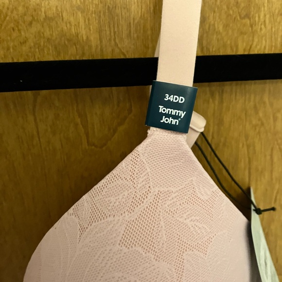 Bundle of 3 Tommy John Wireless Bras 34DD Pink/Beige/Black - Picture 12 of 14